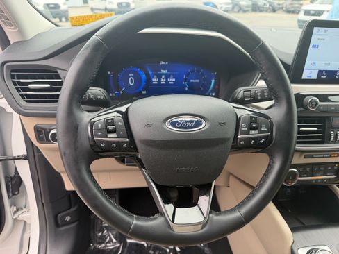 Used 2022 Ford Escape SEL w/ Technology Package AWD/4WD image 25