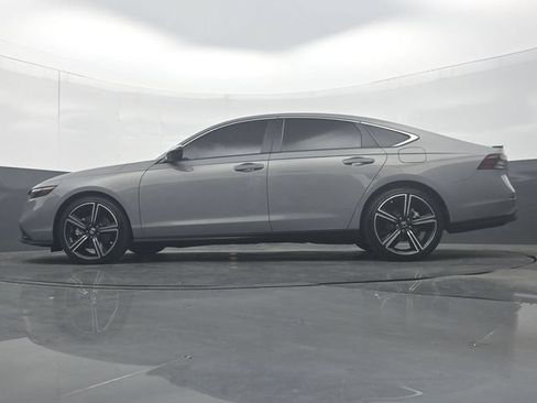 Used 2025 Honda Accord Sport image 30