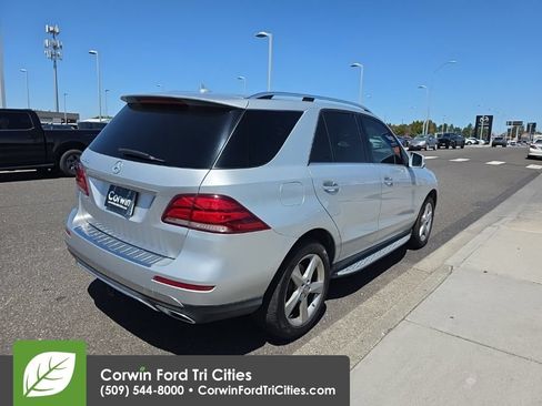 Used 2016 Mercedes-Benz GLE 350 w/ Premium Package image 10