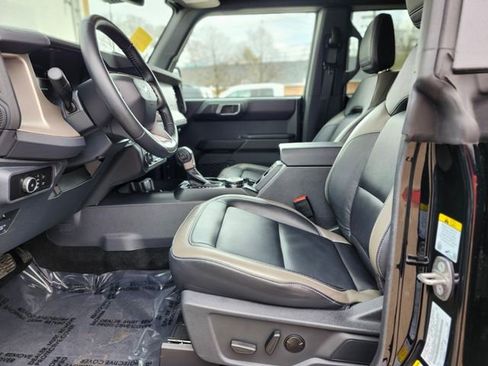 Used 2025 Ford Bronco Outer Banks image 17