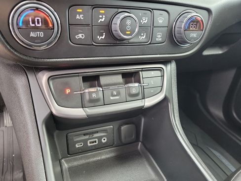 Used 2022 GMC Terrain AT4 w/ Infotainment Package II AWD/4WD image 20