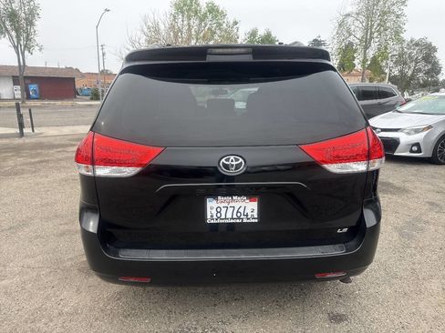 Used 2011 Toyota Sienna LE w/ Towing Pkg image 9