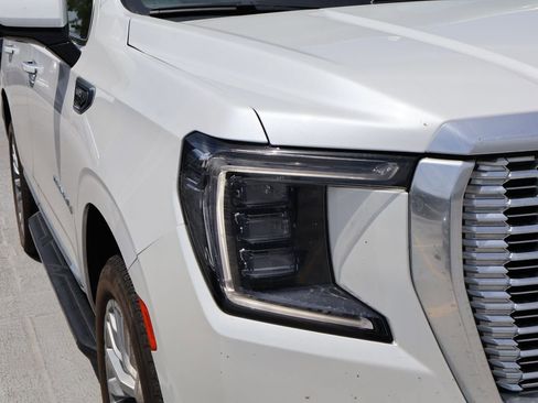 Used 2023 GMC Yukon Denali AWD/4WD image 6