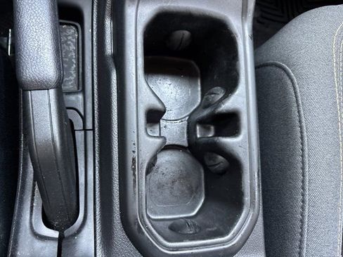 Used 2025 Jeep Gladiator Sport image 32