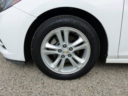 Used 2018 Chevrolet Cruze LT w/ Convenience Package FWD image 15