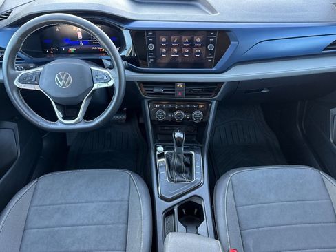 Used 2024 Volkswagen Taos SE image 28
