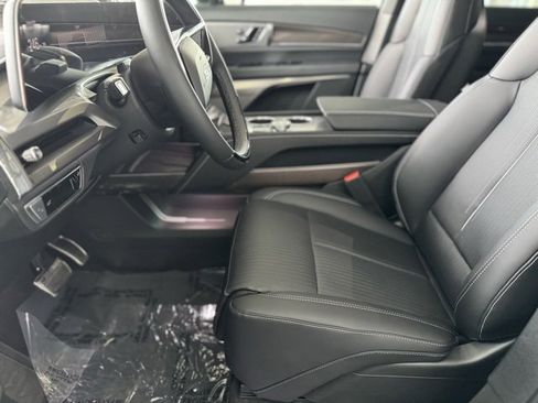 New 2026 Cadillac Vistiq Luxury image 7