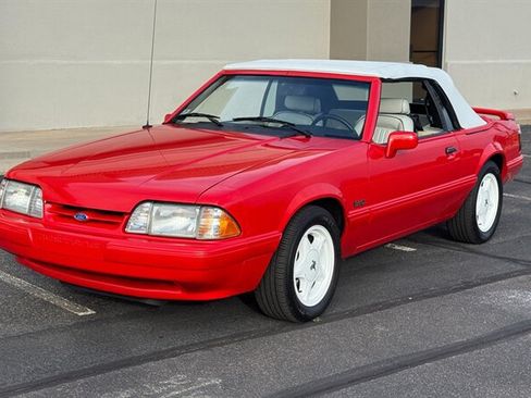 Used 1992 Ford Mustang LX RWD image 2