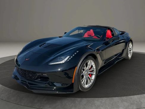 Used 2016 Chevrolet Corvette Z06 w/ 3LZ Preferred Equipment Group RWD image 3