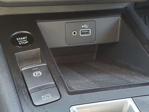 Certified 2025 Nissan Kicks S image 28