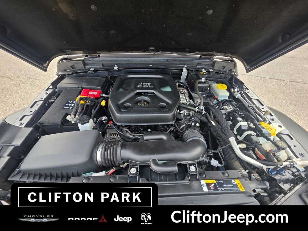 Used 2022 Jeep Wrangler Unlimited Sport AWD/4WD image 18