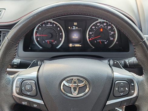 Used 2017 Toyota Camry SE FWD image 18
