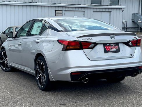 New 2025 Nissan Altima 2.5 SR w/ SR Premium Package image 3