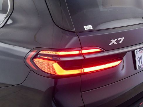 Used 2026 BMW X7 xDrive40i w/ M Sport Package image 12