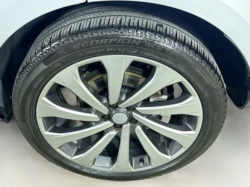 Certified 2025 Land Rover Range Rover Long Wheelbase SE AWD/4WD image 33