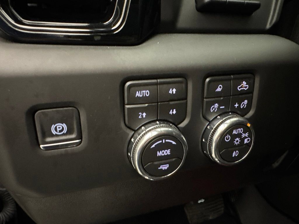 Used 2026 GMC Sierra 2500 AT4X w/ LPO, Black Badging Package AWD/4WD image 28