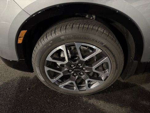 Used 2024 Chevrolet Blazer RS w/ Enhanced Convenience Package image 9