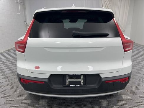 Used 2020 Volvo XC40 T5 Momentum w/ Protection Package Premier image 8