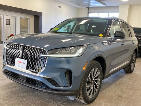 New 2026 Lincoln Aviator AWD image 4