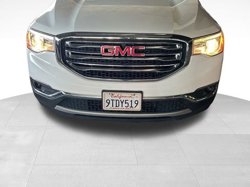 Used 2019 GMC Acadia SLT image 2