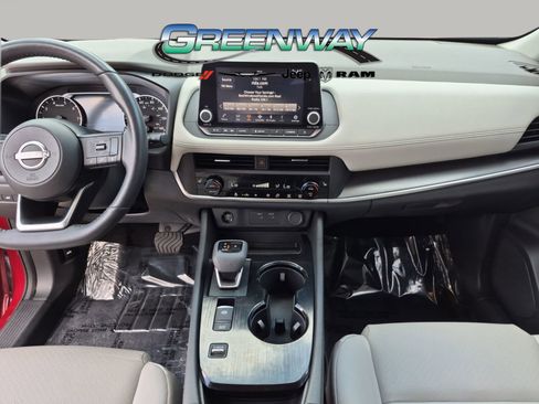 Used 2024 Nissan Rogue SV w/ SV Premium Package FWD image 11