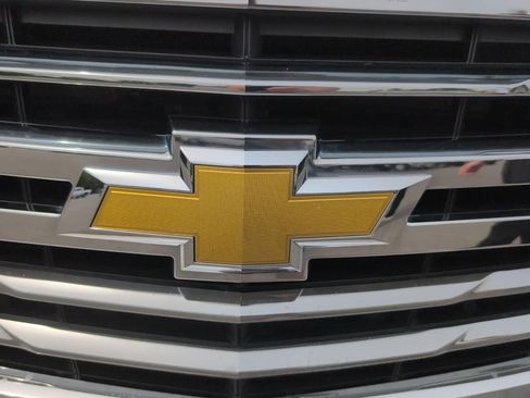 Used 2019 Chevrolet Suburban LT w/ Off-Road Package AWD/4WD image 24