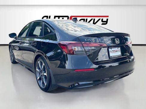 Used 2025 Honda Civic Sport Touring image 5