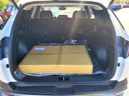 New 2025 Hyundai Tucson Limited image 17