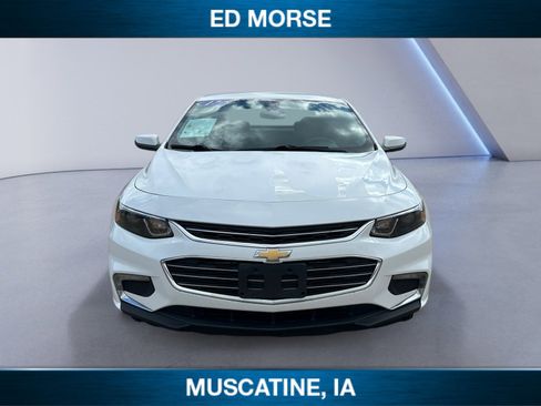 Used 2017 Chevrolet Malibu LT image 8