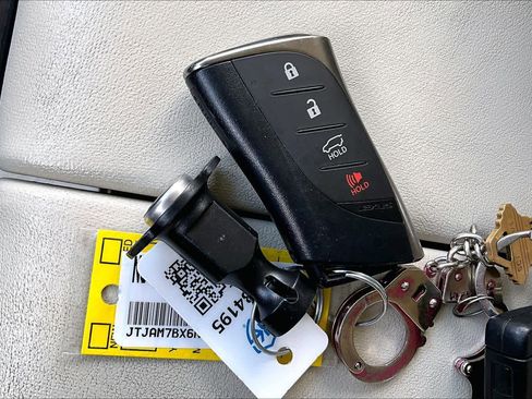 Used 2022 Lexus GX 460 Premium w/ Premium Package image 15