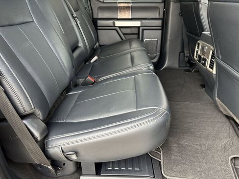 Used 2022 Ford F250 Lariat w/ Black Appearance Package image 26