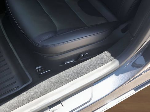 Used 2025 Tesla Model 3 Long Range RWD image 8