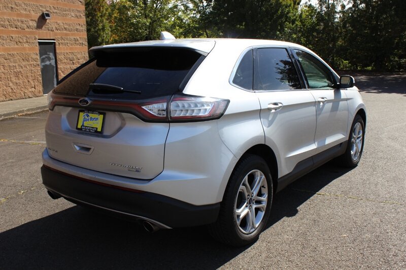 Used 2017 Ford Edge Titanium w/ Technology Package AWD/4WD image 4