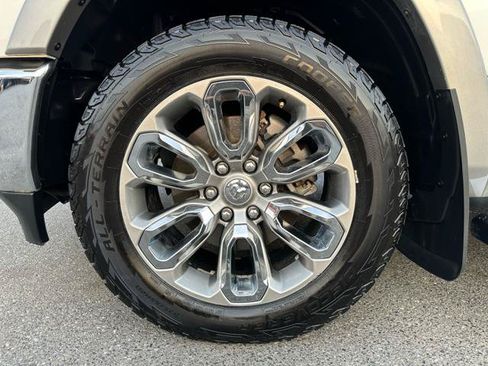 Used 2019 RAM 1500 Laramie AWD/4WD image 26