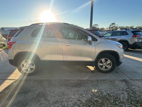 Used 2019 Chevrolet Trax LT FWD image 5
