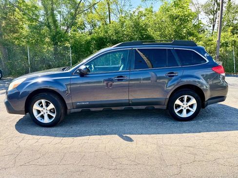 Used 2013 Subaru Outback 2.5i Limited AWD/4WD image 2