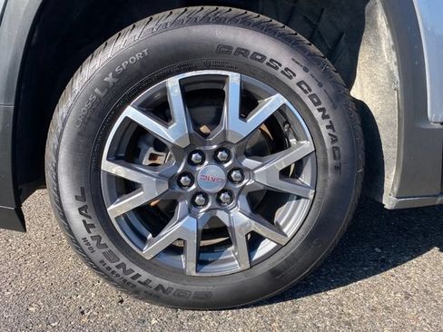 Certified 2023 GMC Acadia SLT AWD/4WD image 23