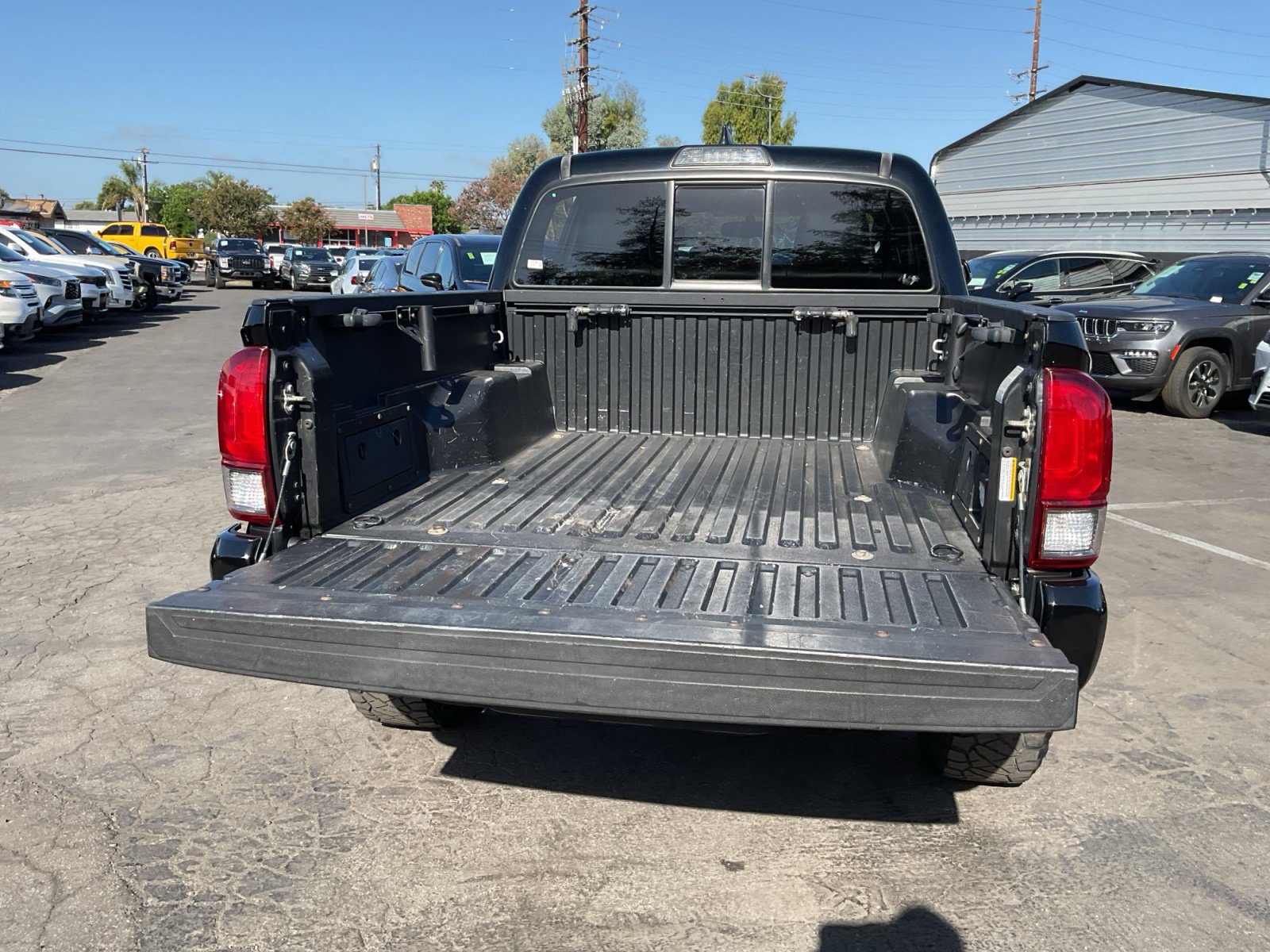 Used 2016 Toyota Tacoma TRD Sport AWD/4WD image 26