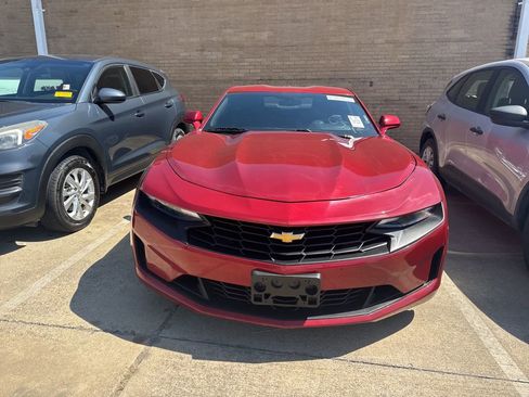 Used 2019 Chevrolet Camaro LT w/ Technology Package RWD image 2