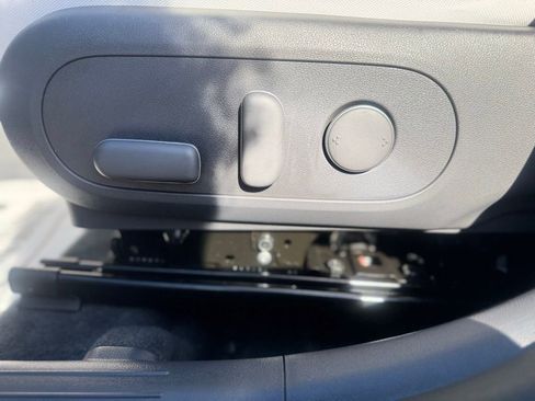 Certified 2025 Hyundai Kona SEL image 18