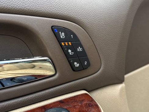 Used 2012 Chevrolet Suburban LTZ AWD/4WD image 12