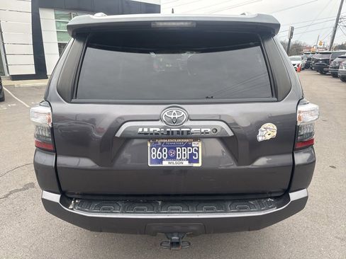 Used 2017 Toyota 4Runner SR5 Premium image 8