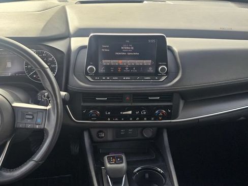 Used 2024 Nissan Rogue SV w/ SV Premium Package FWD image 16