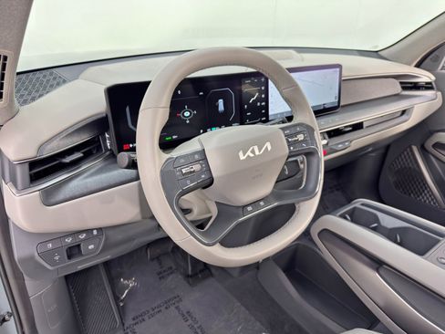 Used 2024 Kia EV9 Wind image 12
