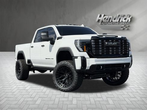 Used 2025 GMC Sierra 2500 Denali Ultimate AWD/4WD image 2