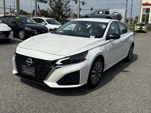 Certified 2024 Nissan Altima 2.5 SV AWD/4WD image 8