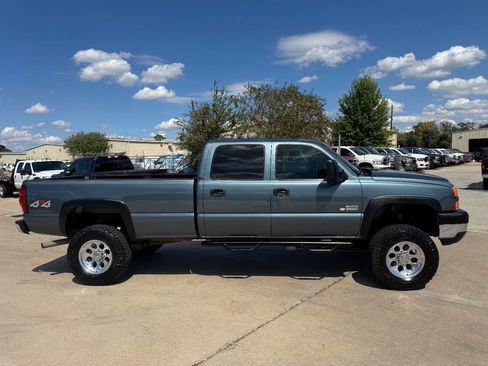 Used 2006 Chevrolet Silverado 3500 LT w/ Heavy-Duty Power Package image 10