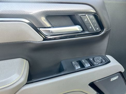 Used 2025 Chevrolet Silverado 1500 ZR2 w/ Technology Package image 13