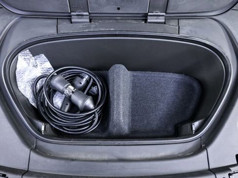 Certified 2023 Volvo C40 P8 Recharge Ultimate w/ Protection Package Premier image 36