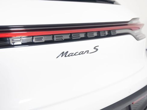 Certified 2026 Porsche Macan S AWD/4WD image 44